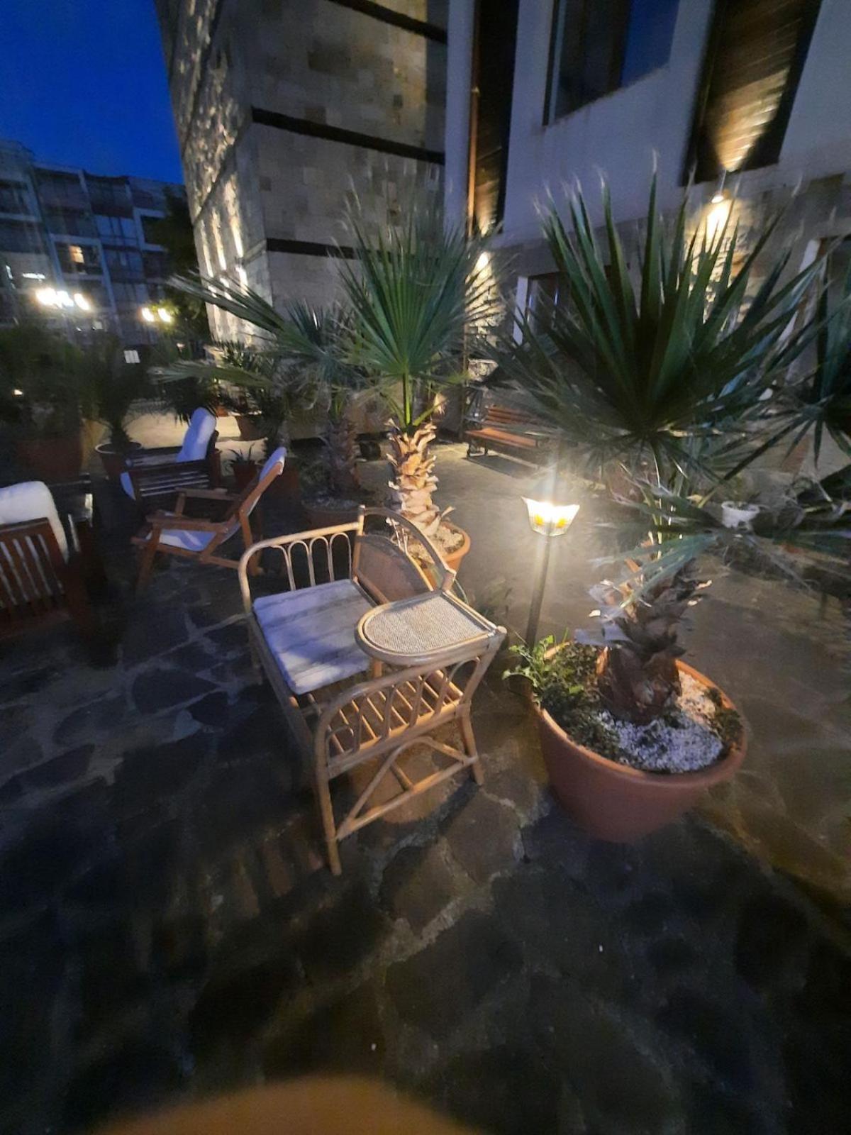 Апатаменти За Гости Sunshine И Glory Apartamento Sveti Vlas Exterior foto
