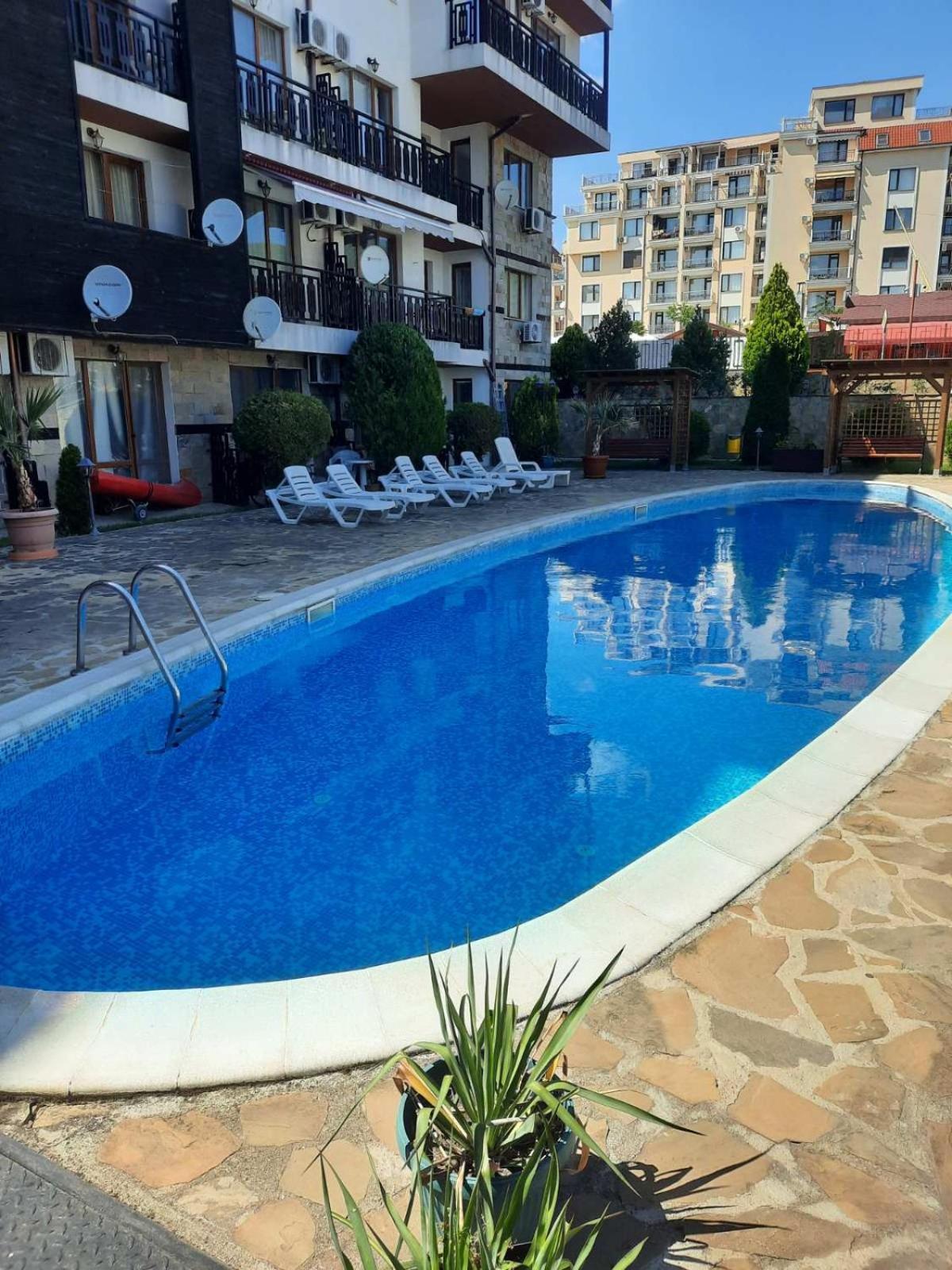 Апатаменти За Гости Sunshine И Glory Apartamento Sveti Vlas Exterior foto